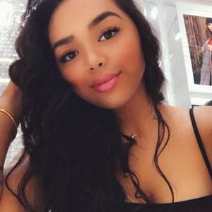 Meet your Posher, Jillian